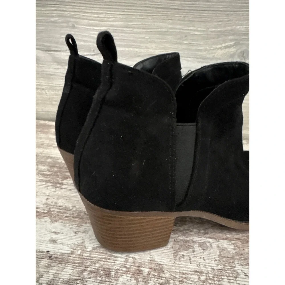 Style Co black Suede Perforated Cutout Ankle Booties Block size 8
